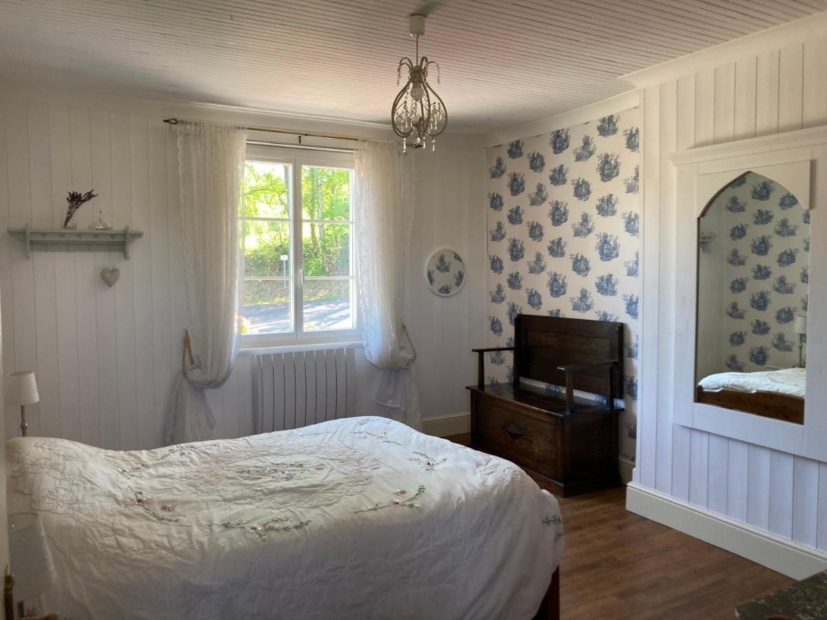 La Maison Charmante D'Elisabeth Saint-Ybard Buitenkant foto
